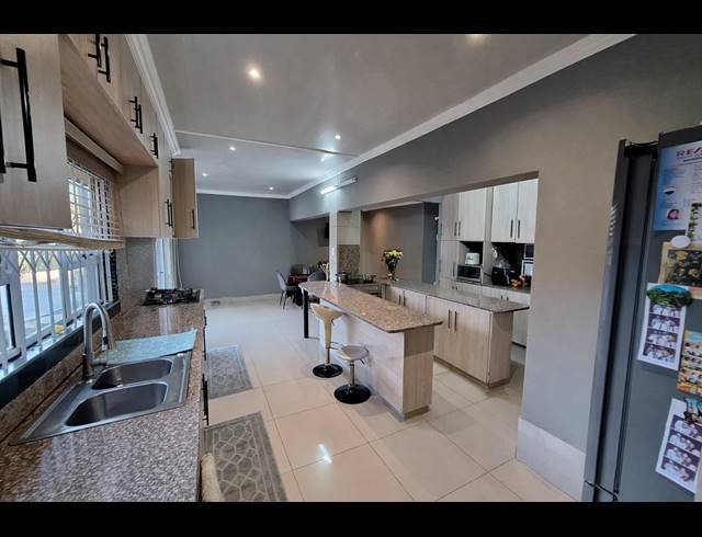 3 BEDROOM HOUSE FOR SALE IN SEA PARK